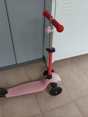 iSporter Mini Kids Scooter and Globber Helmet used, size xs/s