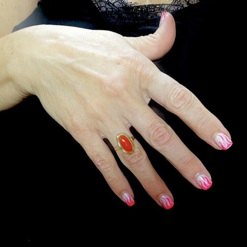 Gold ring with Mediterranean coral like new