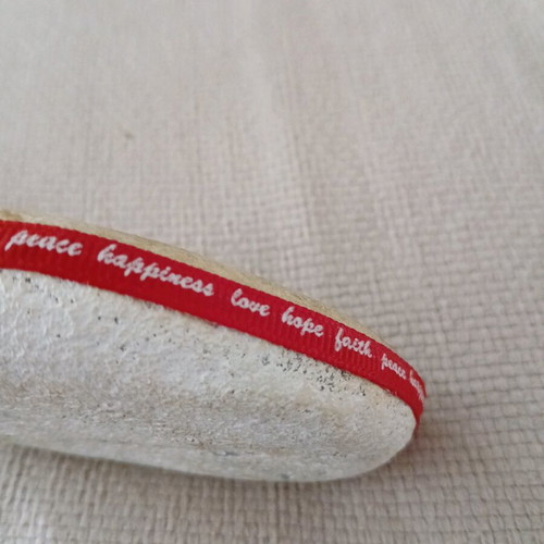 Handmade Christmas decoration like new, painted stone