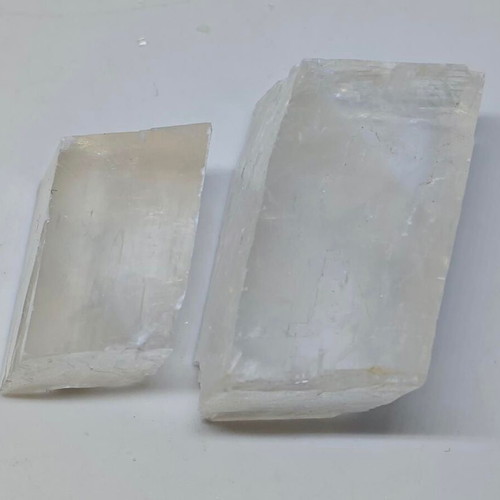 Set of 3 natural topaz crystals like new
