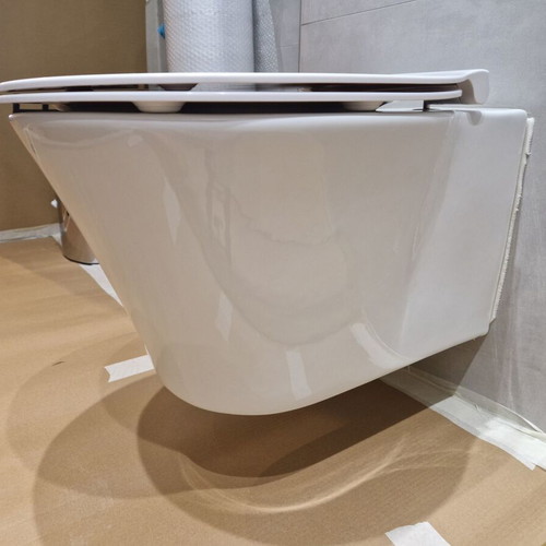 Connect Air Aquablade Toilet Bowl with Soft Close Seat Ideal Standard like new