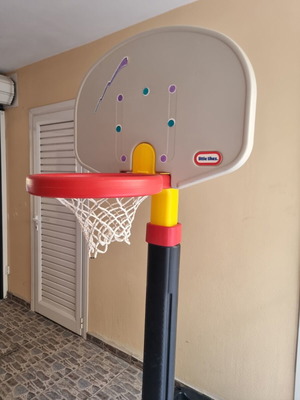Little Tikes Adjustable Outdoor Kids Basketball Hoop like new
