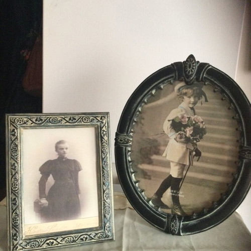 Set of 2 photographic frames oval ceramic and wooden