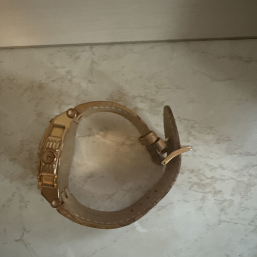 Vogue women's watch like new with genuine leather strap