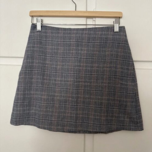 Short skirt like new, gray and blue, alpha line, size S