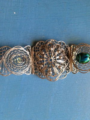 Filigran antique bracelet used, missing two stones