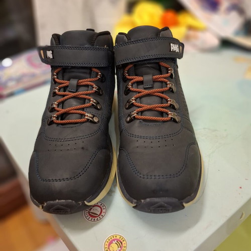 Primigi children's leather waterproof boots size 38 like new