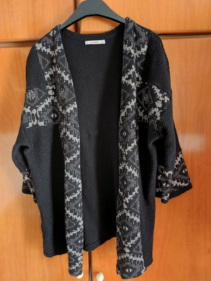 Black kimono cardigan Pull & Bear like new with ethnic details