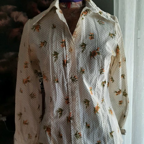 Women's long sleeve shirt used, size S