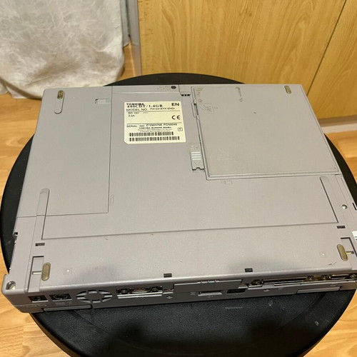 Toshiba 440 CDT computer with Windows 98 Second Edition like new