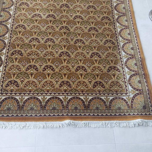 Classic Oriental Rug 255×155 cm like new with traditional pattern