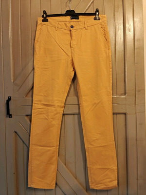 Funky Buddha chinos like new, mustard color