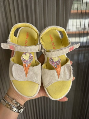 Agatha Ruiz De La Prada sandals size 26 used, white