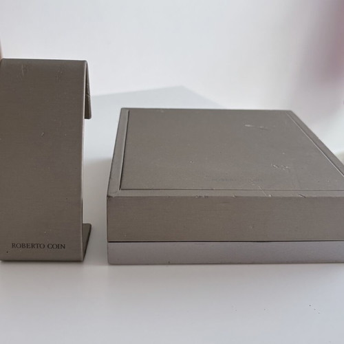 Roberto Coin set of two jewelry display stands used