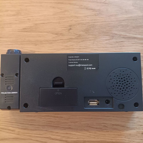 LED Clock with Projector and Dual Alarm USB Port like new