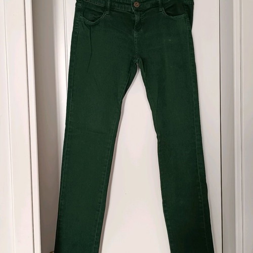 Stradivarius women's green slim fit jeans used, elastic fabric