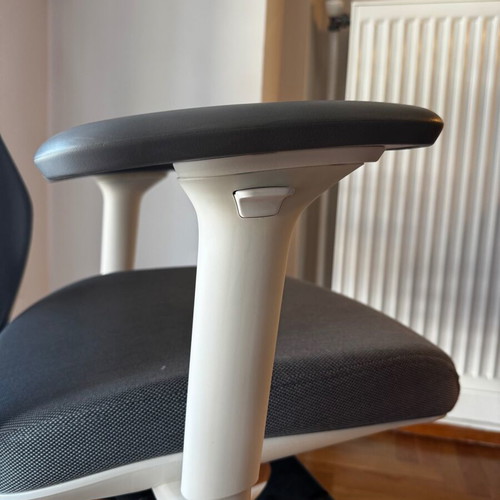 ErgoAction Arco ergonomic office chair like new