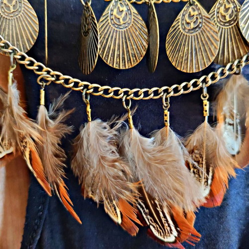 Vintage boho psychic hippie witch necklace with feathers and bronze beads