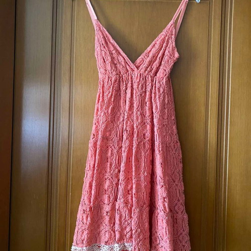 Coral embroidered dress used, size S with adjustable straps