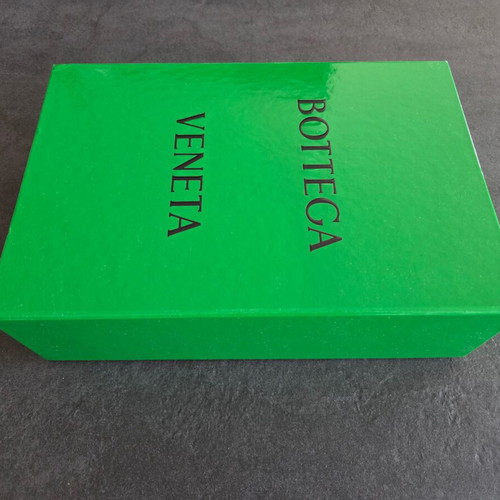 Bottega Veneta packaging box used, magnetic closure, 34x23x10 cm