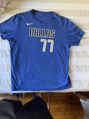 Nike men's athletic shirt size L blue like new