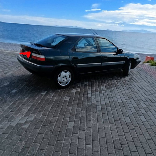 Citroen Xantia 2 compact car, 1.8L, manual, petrol