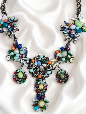 Vintage multicolored necklace