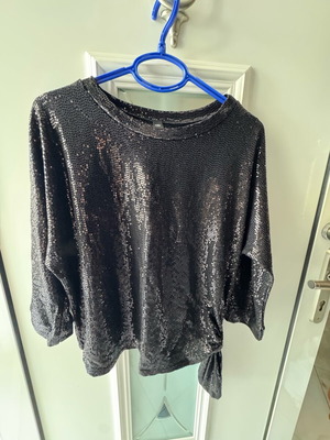 Women's blouse black like new, size m-xl