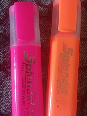 Set of 2 highlighters, orange and pink