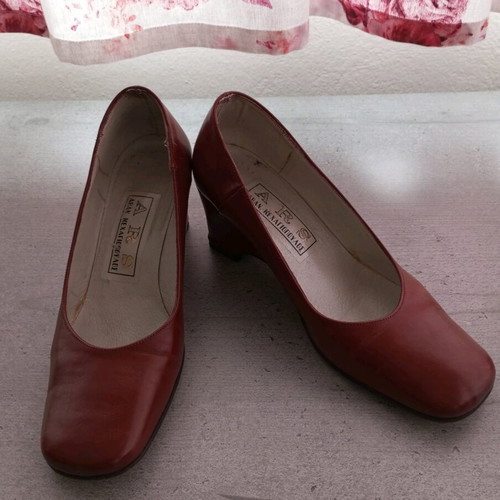 ARS Kechagiopoulos leather shoes like new, size 38, red wedge heel