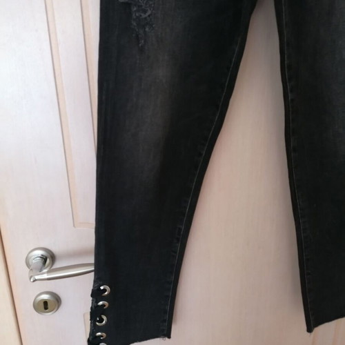 Guess jeans size L new, black with ankle detail