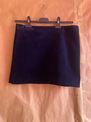 Zara mini skirt new, size small, velvet