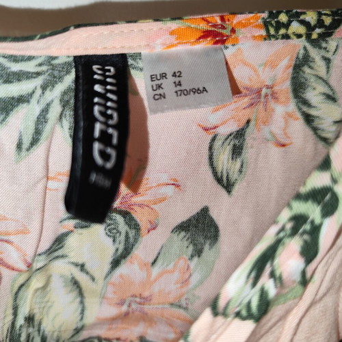 Ολόσωμο φορμάκι εμπριμέ H&M μεταχειρισμένο, μέγεθος XL eur 42, σομών με λουλουδάκια