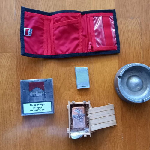 Marlboro vintage collectible accessory set new