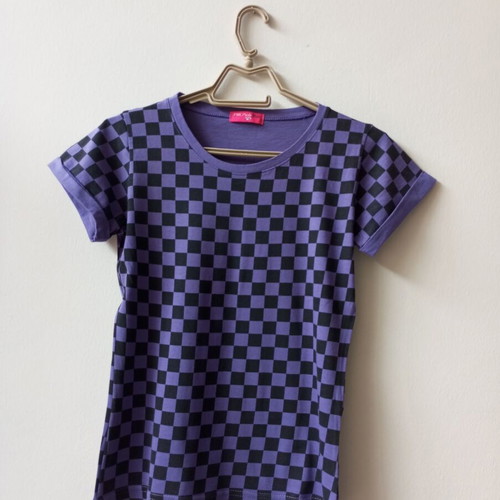 T-shirt and skirt set with checkerboard pattern purple and black new