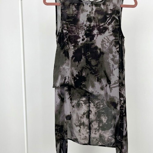H&M Divided Tie-Dye Print Shirt like new, size S, black and grey