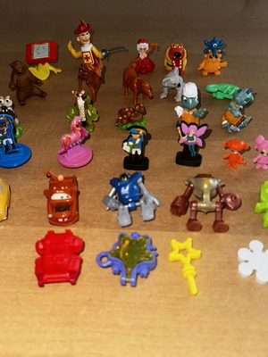 Kinder Surprise toys used, assorted figures set