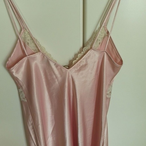 Nota Lingerie nightgowns set of 2, satin salmon and cotton white with pink details