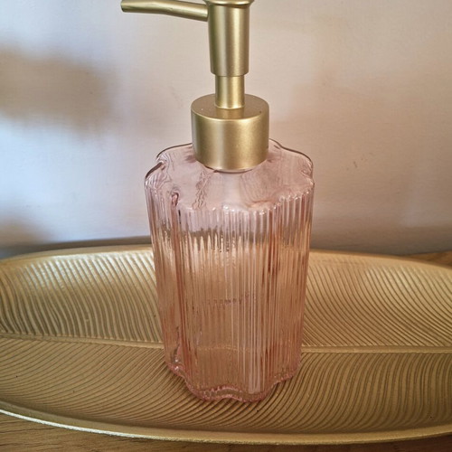 Glass soap dispenser, pink