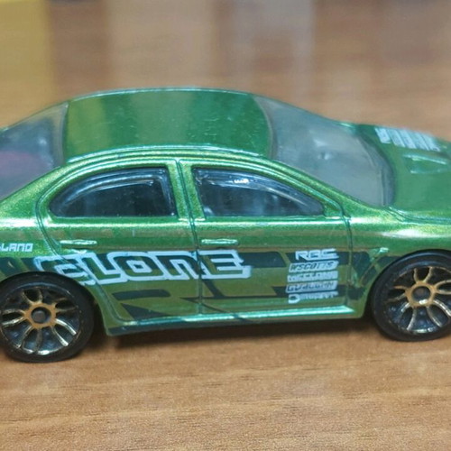 Hot Wheels Mitsubishi Lancer Evolution 2010 used