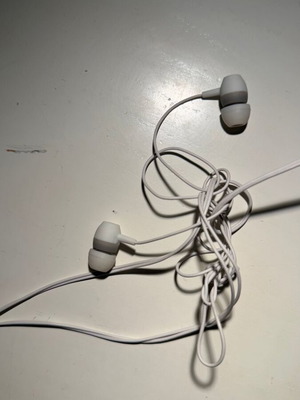 Wired earbuds 3.5mm jack white used