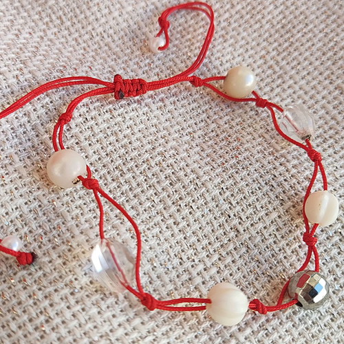 Martis bracelet new with white beads adjustable