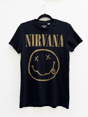 Nirvana T-shirt H&M Divided μέγεθος S slim fit σαν καινούργιο, μαύρο