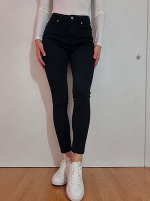 Mango black skinny jeans like new, size 34