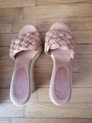 Slippers like new, comfortable, size 39, beige-brown
