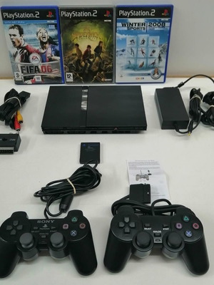 PlayStation 2 Slim SCPH-75004 κονσόλα σαν καινούργιο με 2 χειριστήρια και 3 παιχνίδια