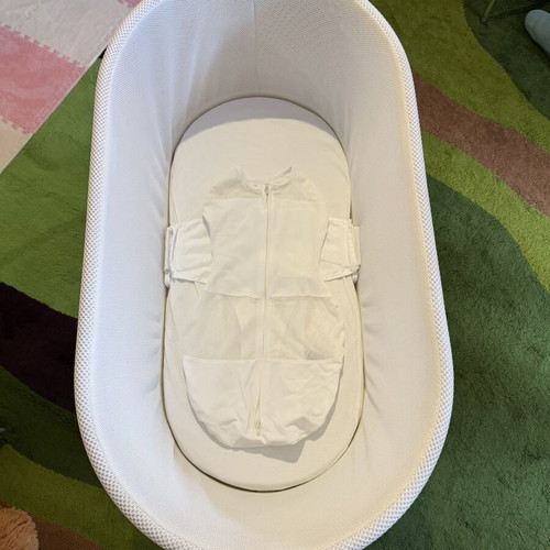 SNOO Smart Sleeper Bassinet like new