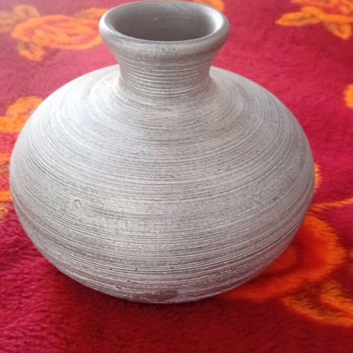 Vase like new, gray