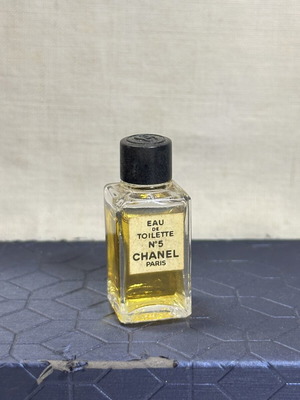 Chanel No.5 Eau de Toilette miniature 5ml used, collectible perfume