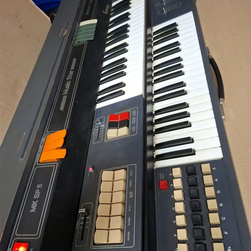 Piano non-working, like new condition